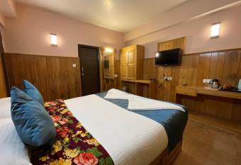 Montanamar Lachung has Smoking rooms