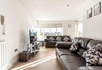 Stunning Flat by Quayside with Balcony!! has Balcony rooms