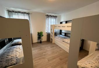 cityapartment bei HBF allows 18 year olds to book a room