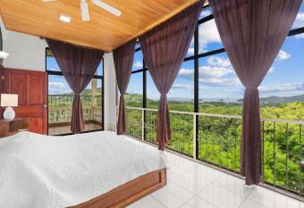 Exquisite and Spacious 250m Villa in Coco PentL has Balcony rooms