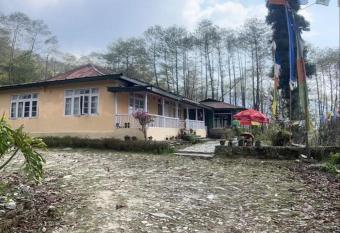 The Highway cafe and restro has Balcony rooms