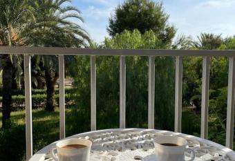 VILLA MARE - 2 beds with balcony, patio and pool and direct park access has Balcony rooms