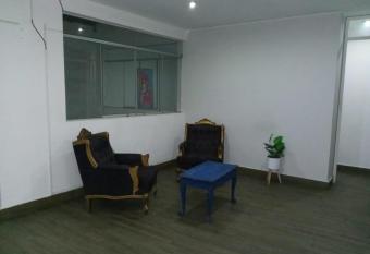 Excelente La Molina allows 18 year olds to book a room