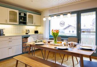 LIEBLINGSPLATZ - dein Urlaubs-Zuhause allows 18 year olds to book a room