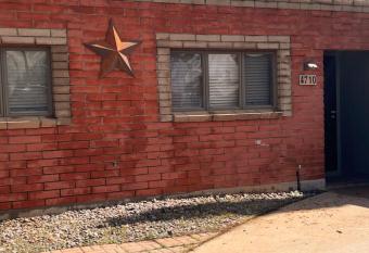 Southwestern charm - minutes from everything 3/2 has Balcony rooms