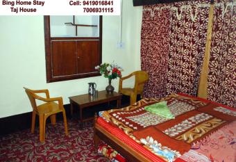 Bing Homestay allows 18 year olds to book a room