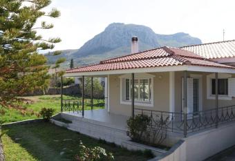 Fina s House has Balcony rooms