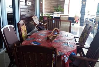 LA VILLAV has Balcony rooms