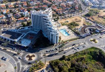 Tamara Ashkelon Hotel allows 18 year olds to book a room