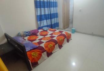 Meem s apartment has Smoking rooms