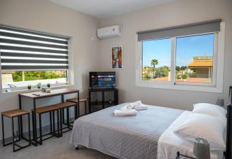 Airport Palmtree Apartments - 15min from Airport allows 18 year olds to book a room
