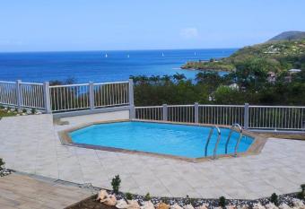 ALLAMANDA DES BOIS has Balcony rooms