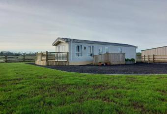 Drumrammer Farm Lodge has Balcony rooms