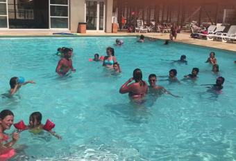 Villa 45 M2 dans parc arbor   avec piscine allows 18 year olds to book a room