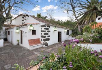 17th Century Canary Mansion has Balcony rooms