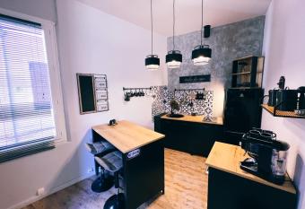 studio lenka allows 18 year olds to book a room