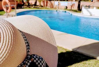 Silvia del Mar has Balcony rooms