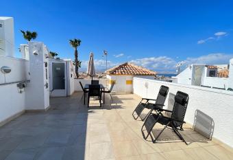 APARTAMENTO CON SOLARIUM Aledama Homes has Balcony rooms