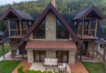 Villa Tuman Loutra Pozar Aridaias has Balcony rooms