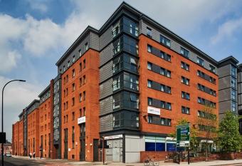 Zeni Ensuite Sheffield Central Quay allows 18 year olds to book a room