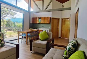 Balc  n de Mindo has Balcony rooms