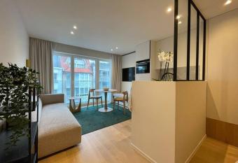 Studio KZ modern studio allows 18 year olds to book a room