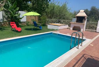 Hayeks Villa has Balcony rooms