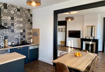 Le Square vue sur la Sauldre: Ch  teaux et Beauval allows 18 year olds to book a room