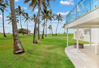 SERENITY & STYLE! has Balcony rooms