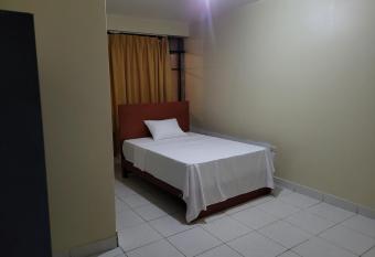 HOSTAL CIELO PUCALLPA allows 18 year olds to book a room