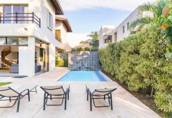 Villa Saudade allows 18 year olds to book a room