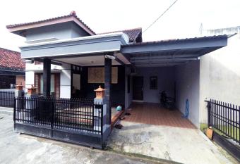 Kotagede Street Homestay Jogja allows 18 year olds to book a room