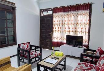 Dafaira holiday home has Balcony rooms