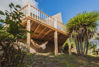 Glastonbury, large House Stunning views 2 to 5 bedrooms, 3 receptions turn into bedrooms allows 18 year olds to book a room