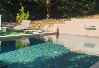 Maison des Romarins has Balcony rooms