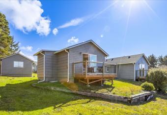 Breakwater Cottages G has Balcony rooms