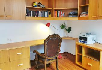 Tranquil & Luxury hill side retreat with pool has rooms with a private hot tub