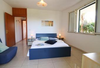 Casa Vacanze Calilla a Castro has Balcony rooms