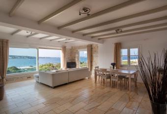 Villa Alkinoi has Balcony rooms