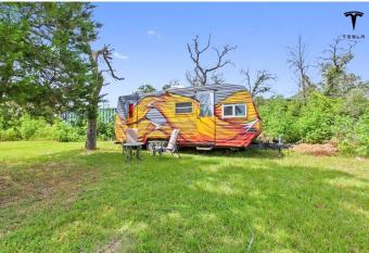 Sunny Trailer Del Fuego @ the Alpaca Playhouse allows 18 year olds to book a room