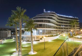 INFINITY VIEW 8 has Balcony rooms