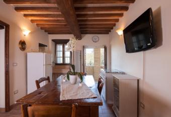 La casina di Bonucci has Balcony rooms