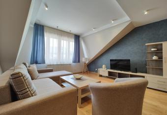 Velika Recepcija 13 allows 18 year olds to book a room