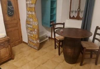 IN PIAZZA allows 18 year olds to book a room