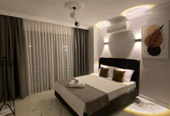 Bavella Boutique Hotel has Balcony rooms