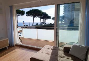 Les onades has Balcony rooms