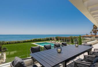 Beach Villa La Cala has Balcony rooms