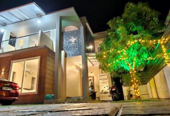 4SEASONS has Balcony rooms