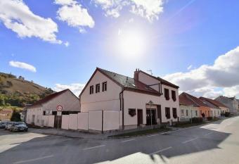 Ubytov  n   Na   pac  ru has Balcony rooms