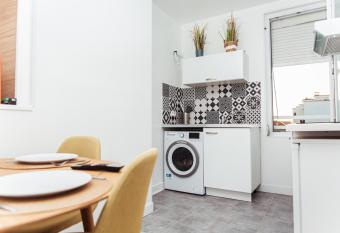 Havre de paix - Chambre priv  e allows 18 year olds to book a room